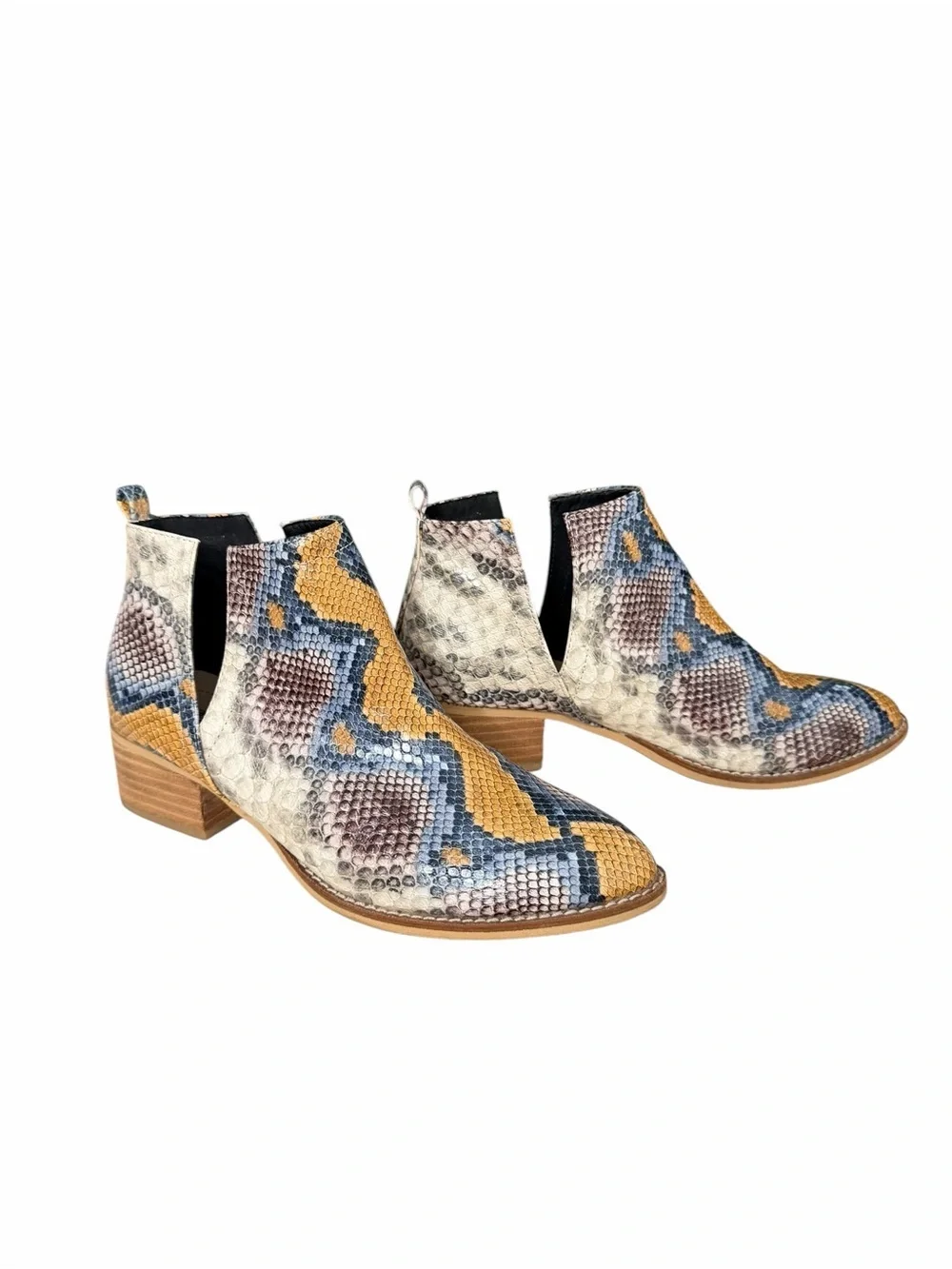 ARider Girl Avery Faux Snakeskin Ankle Boots V-cutout Stacked Block Heel 8.5